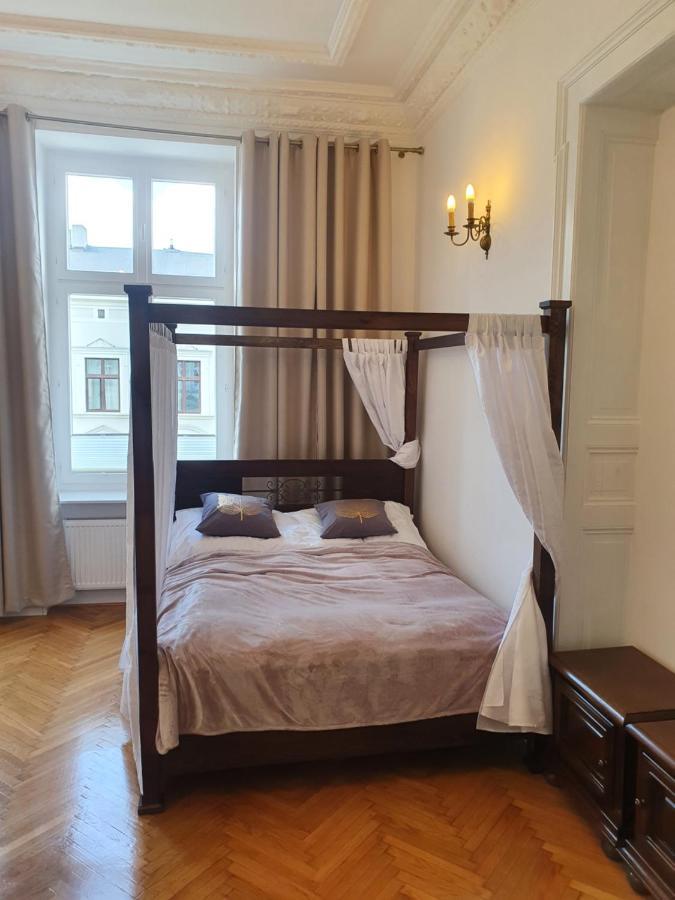 Prestige Aparthotel Piotrkowska 82 - Wyjatkowy Widok Na Deptak Lodz  Exterior photo